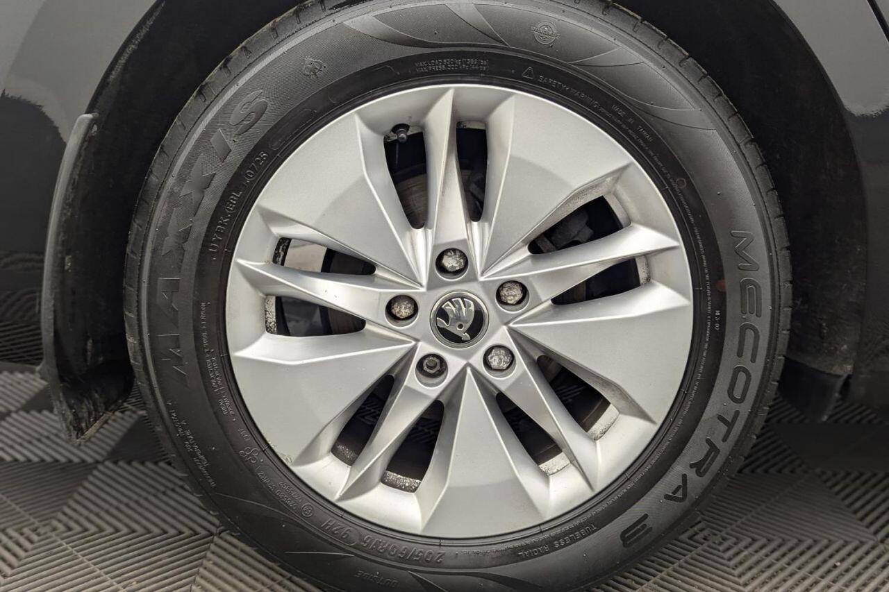 Skoda Octavia view 44