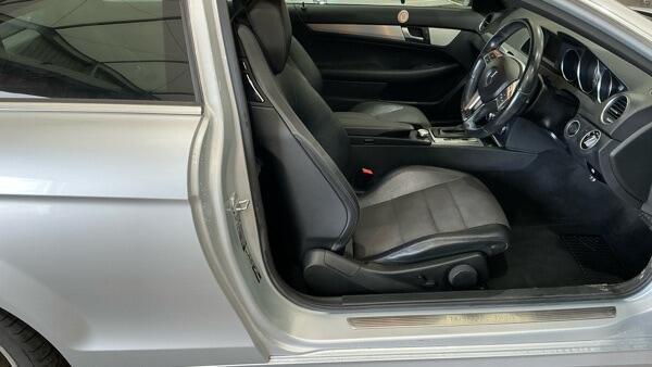 Mercedes-Benz C Class view 4