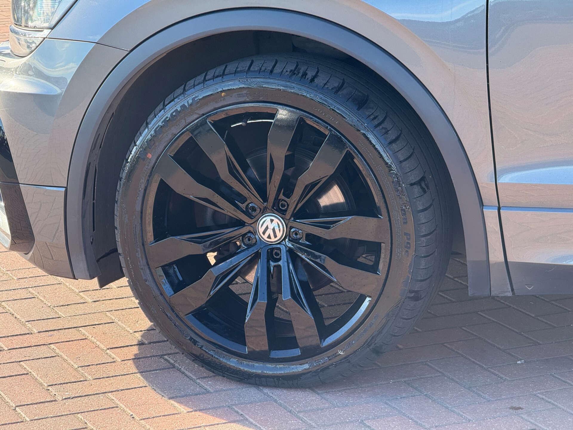 Volkswagen Tiguan view 9