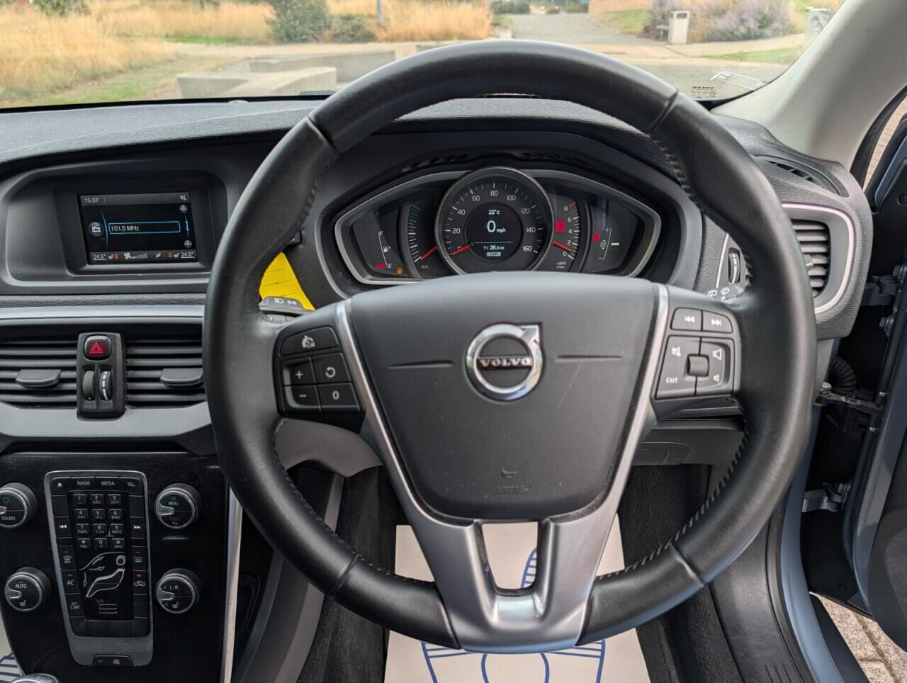 Volvo V40 view 27