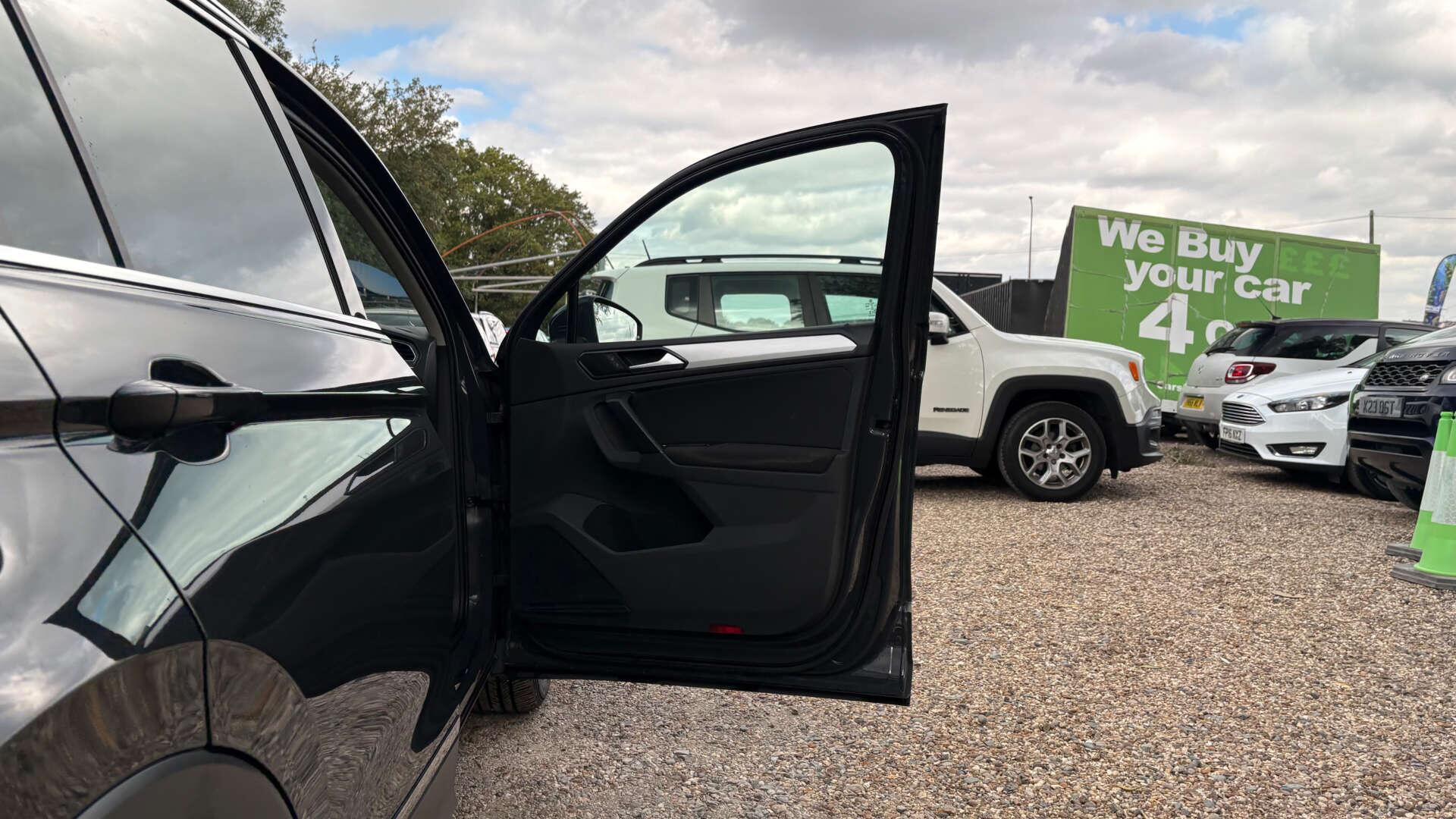 Volkswagen Tiguan view 49
