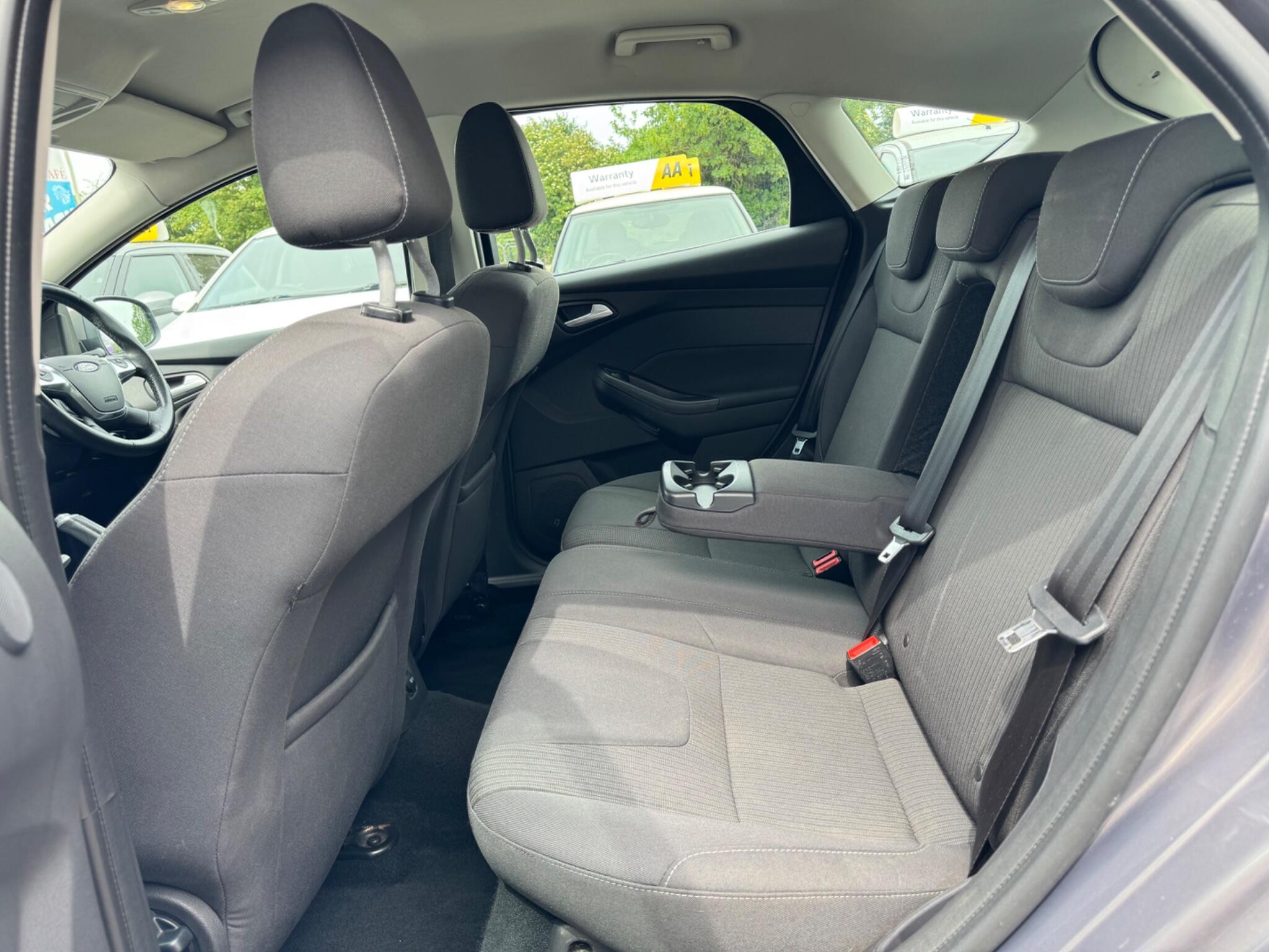 Ford Focus view 24