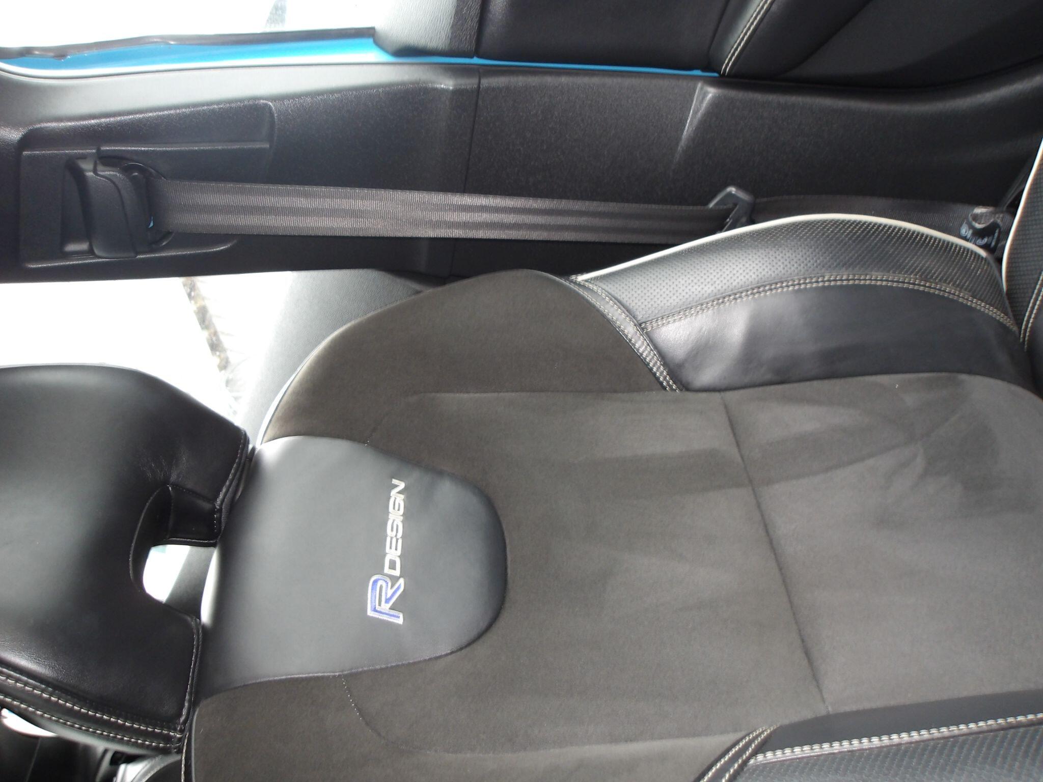 Volvo V40 view 9