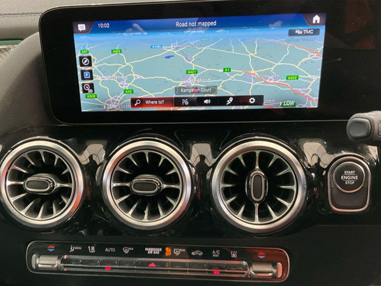 Mercedes-Benz Gla view 10