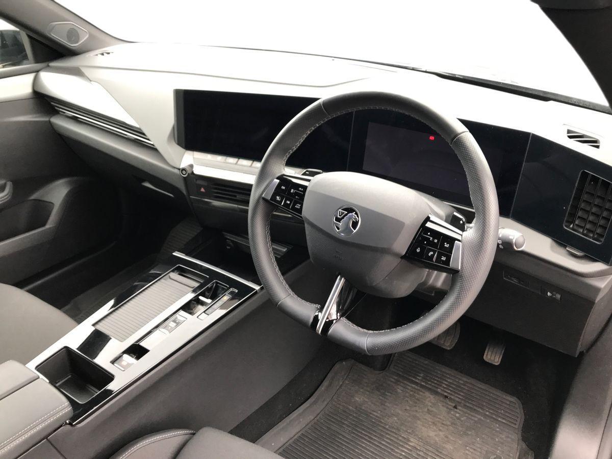 Vauxhall Astra view 3