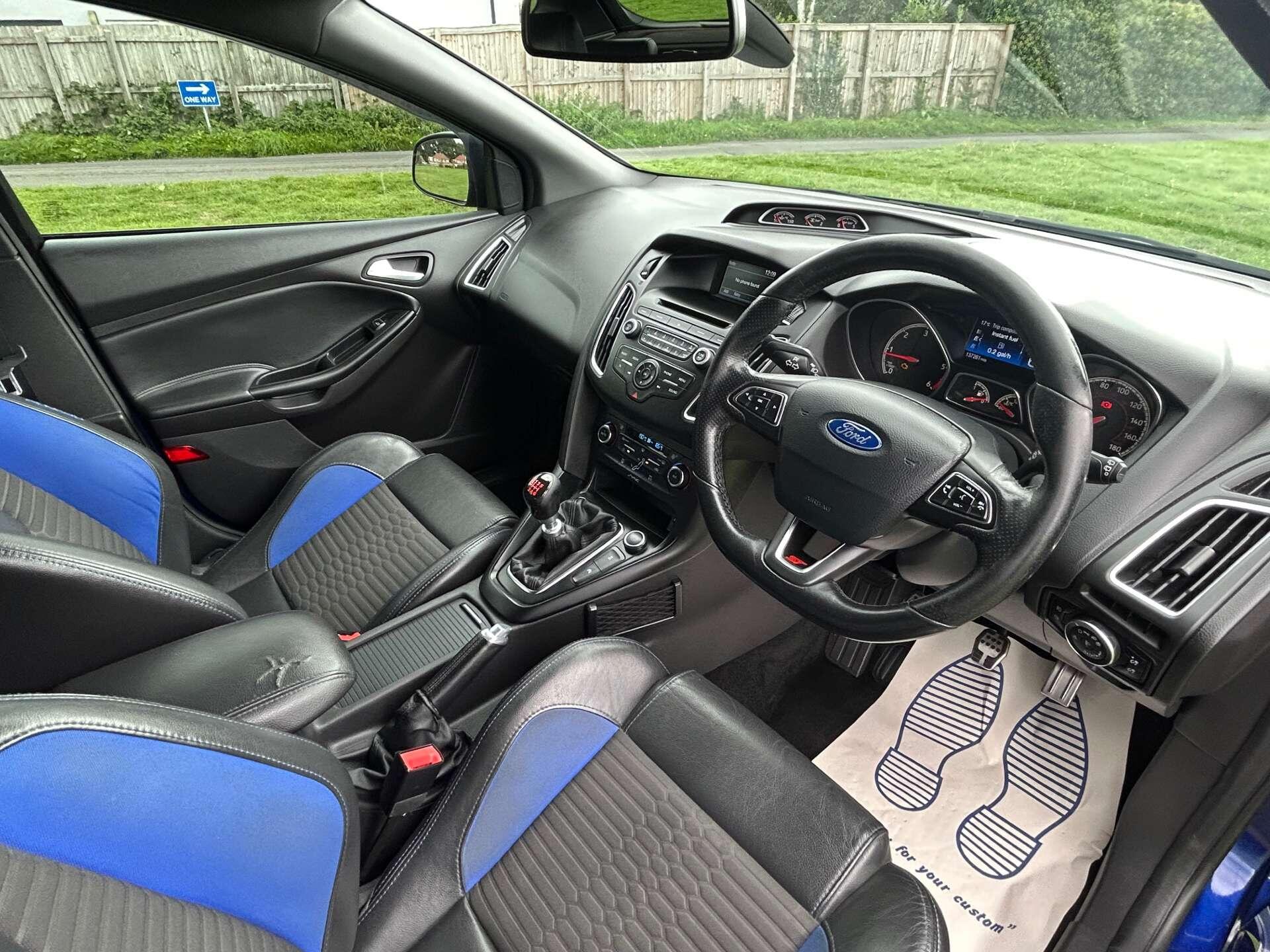Ford Focus view 34