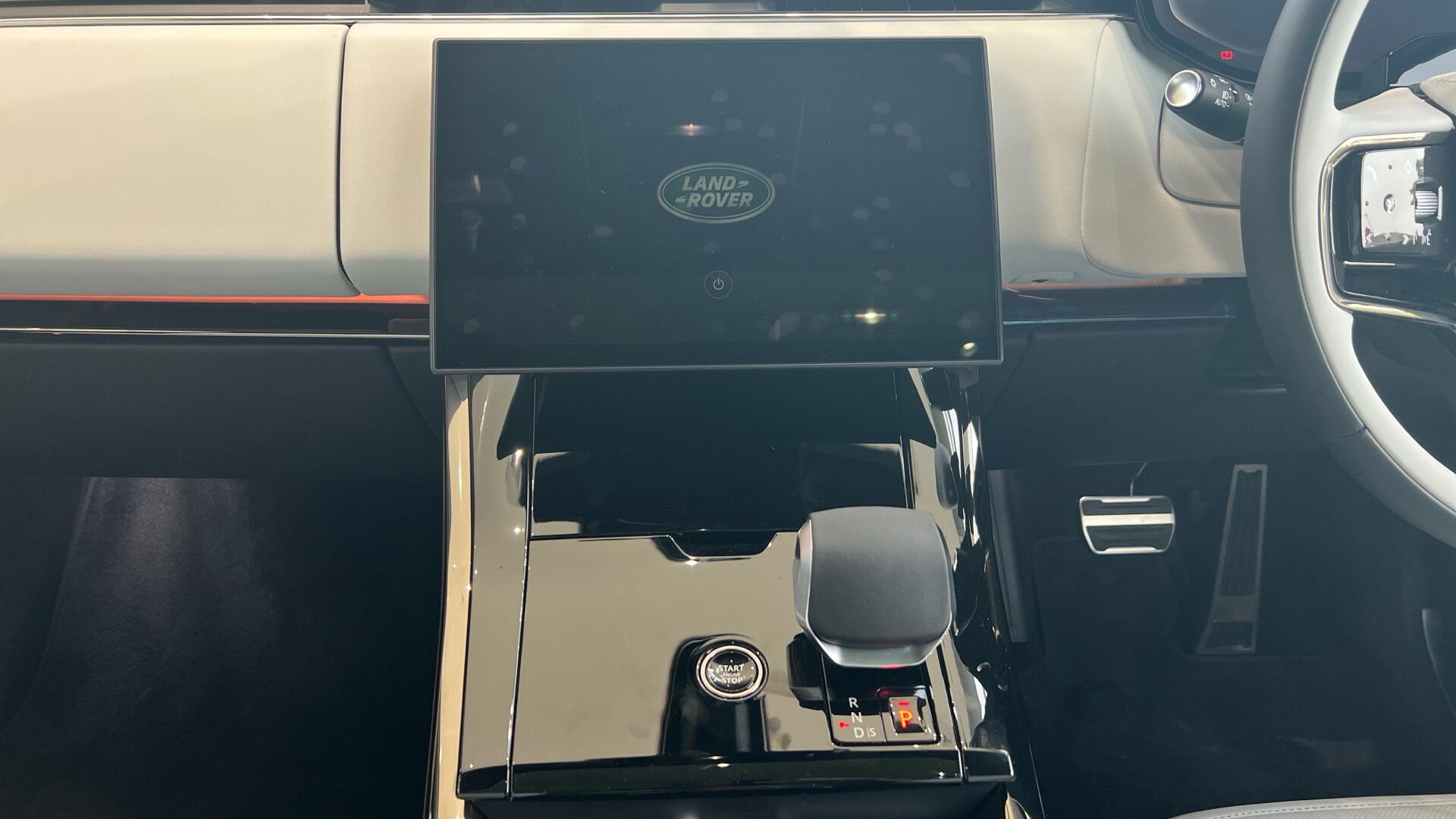 Land Rover Range Rover Sport view 12