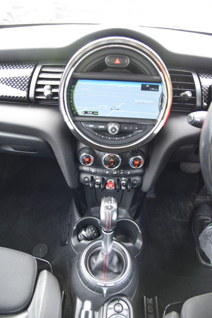 Mini Cooper view 33