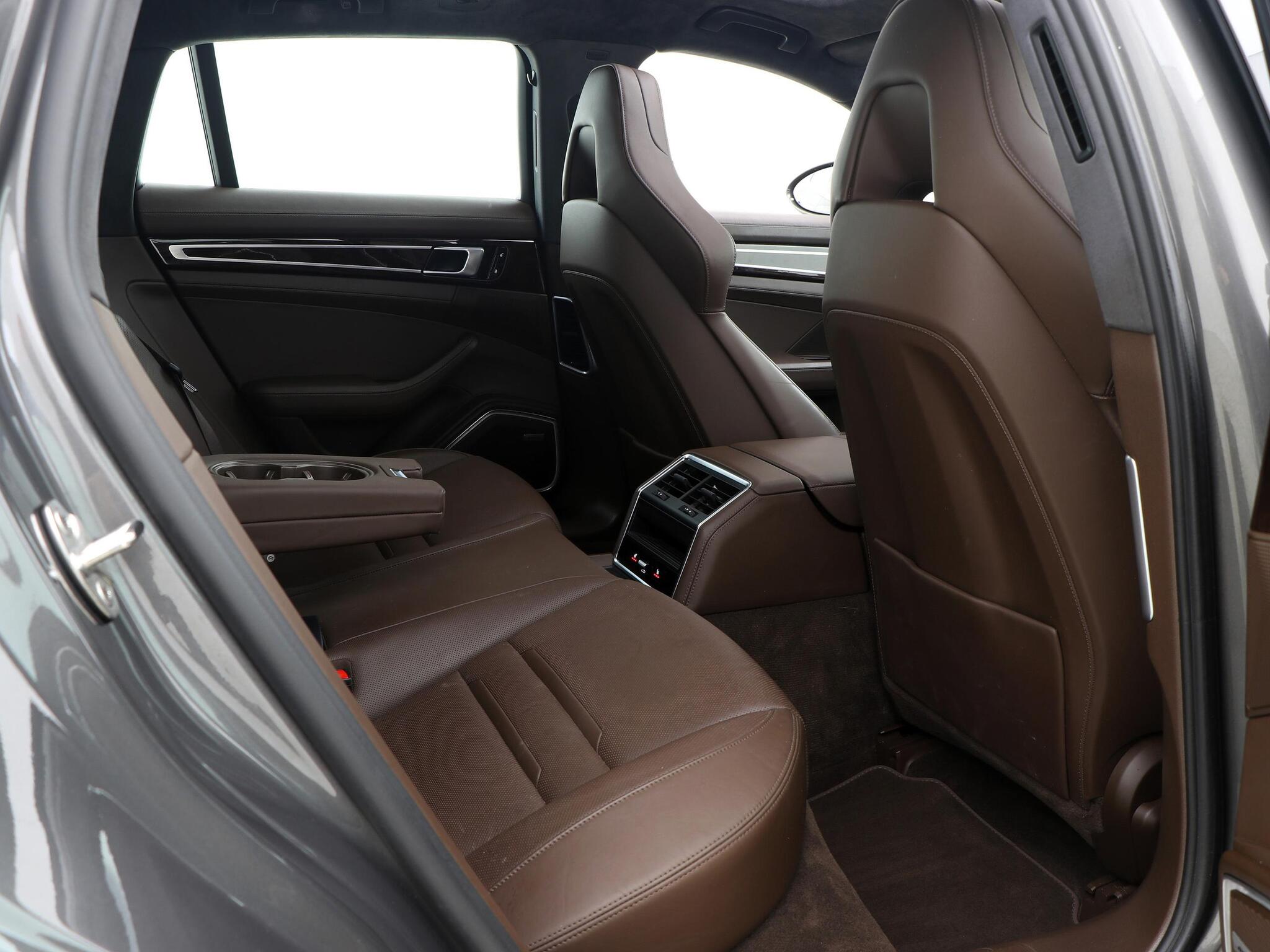 Porsche Panamera view 27