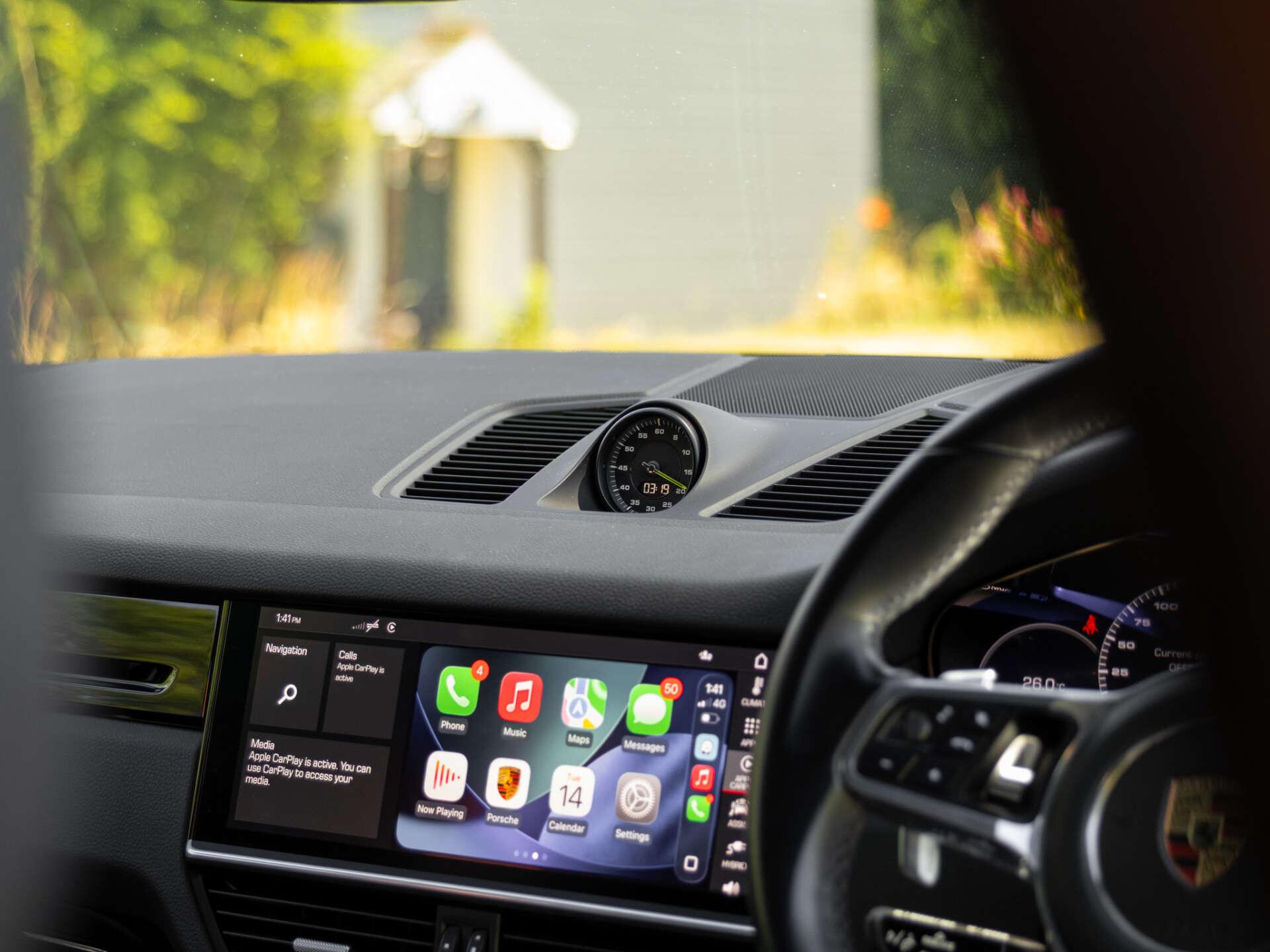 Porsche Cayenne view 35