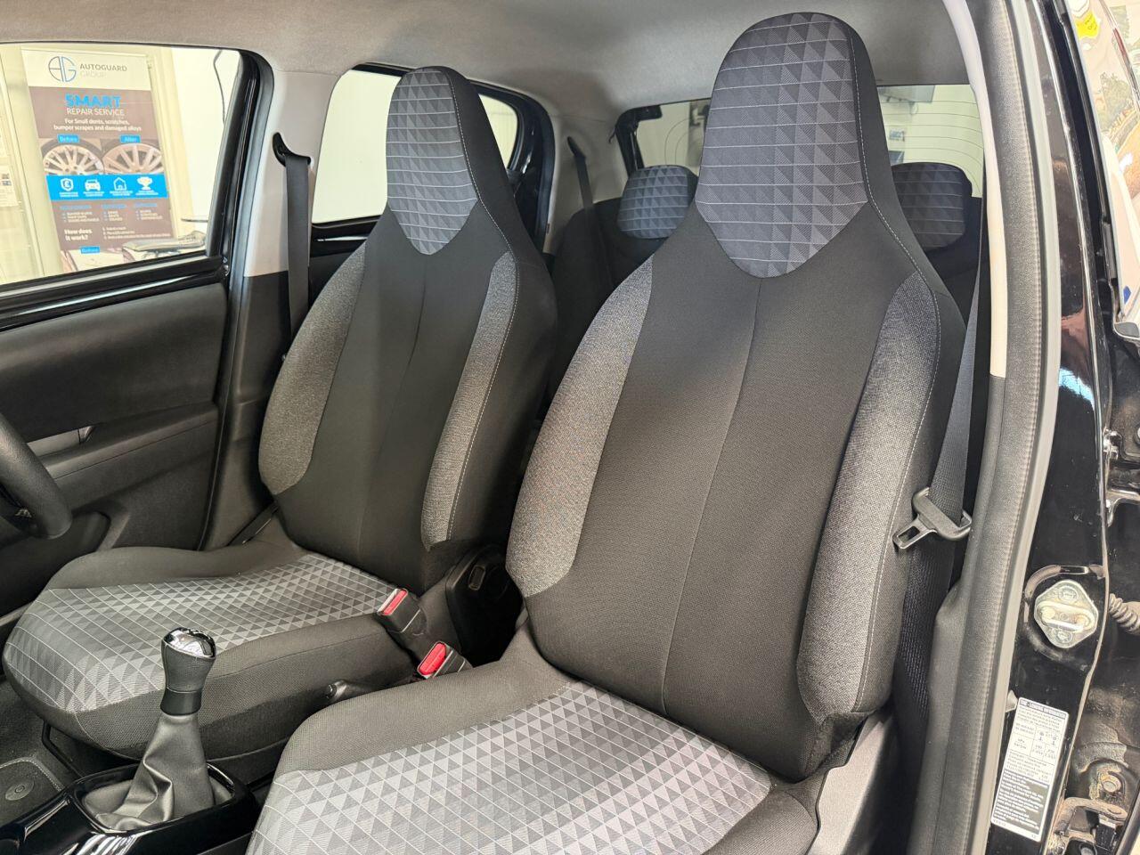 Peugeot 108 view 10