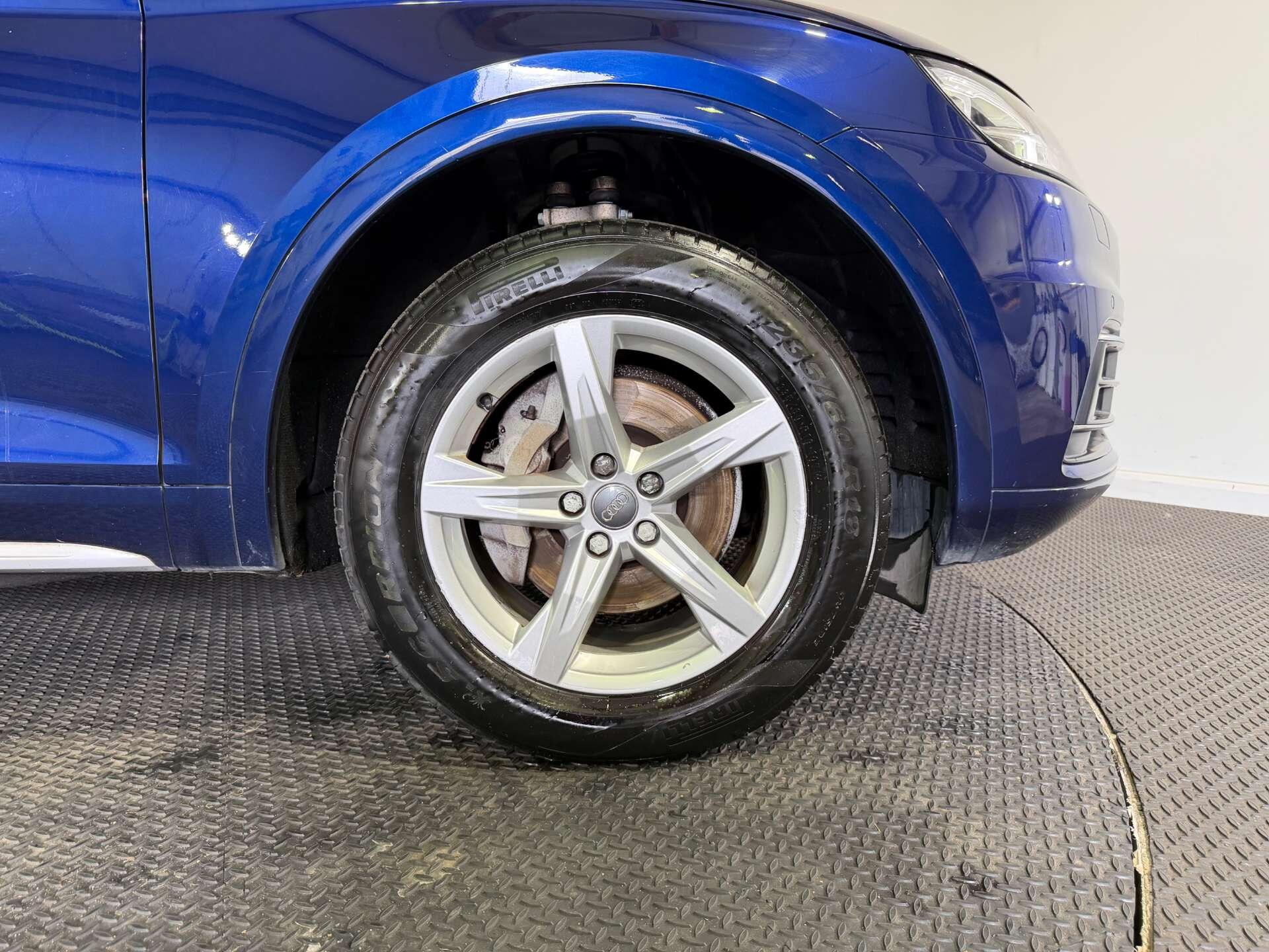 Audi Q5 view 56