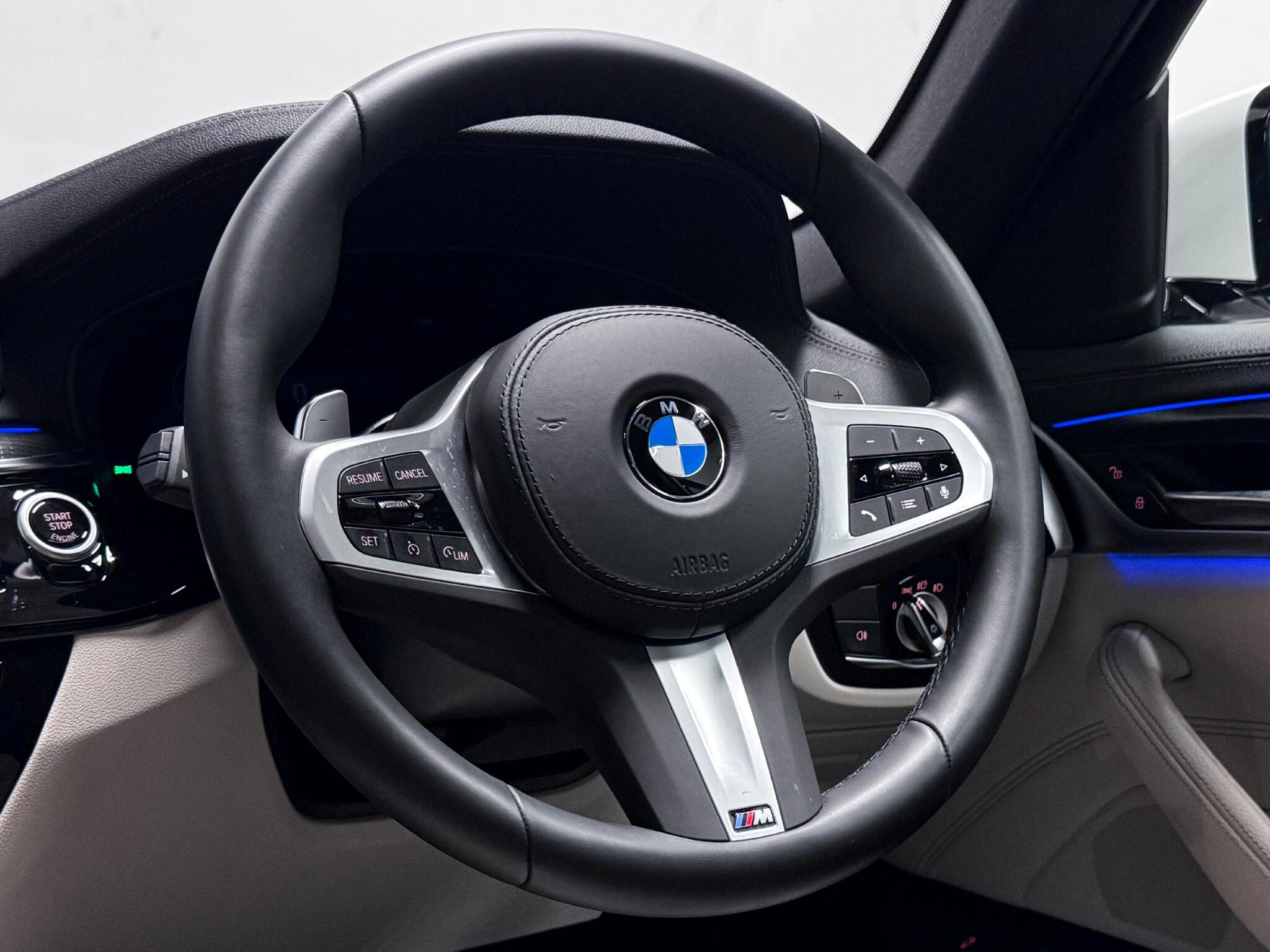BMW 5 Series view 12