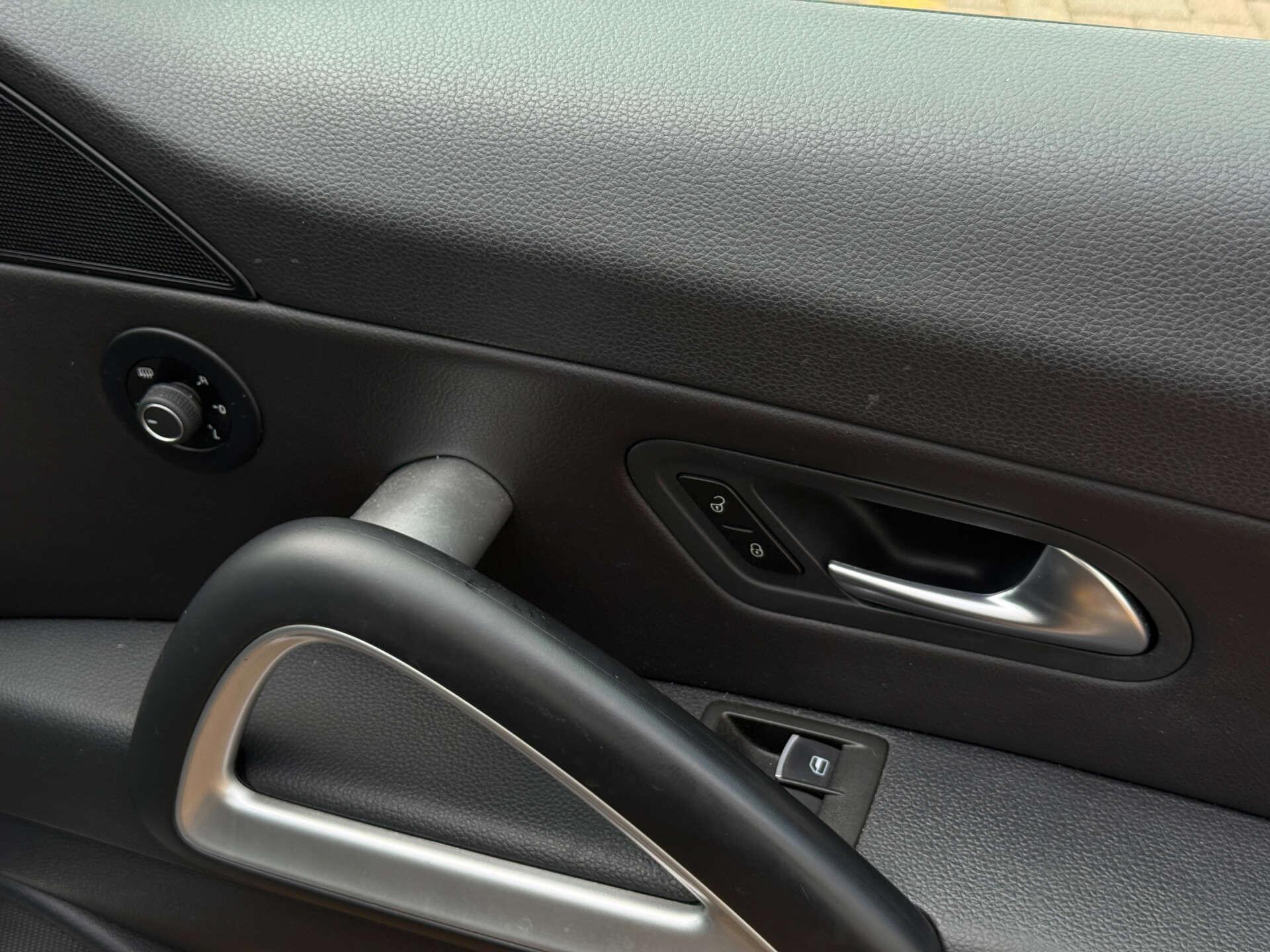 Volkswagen Scirocco view 18