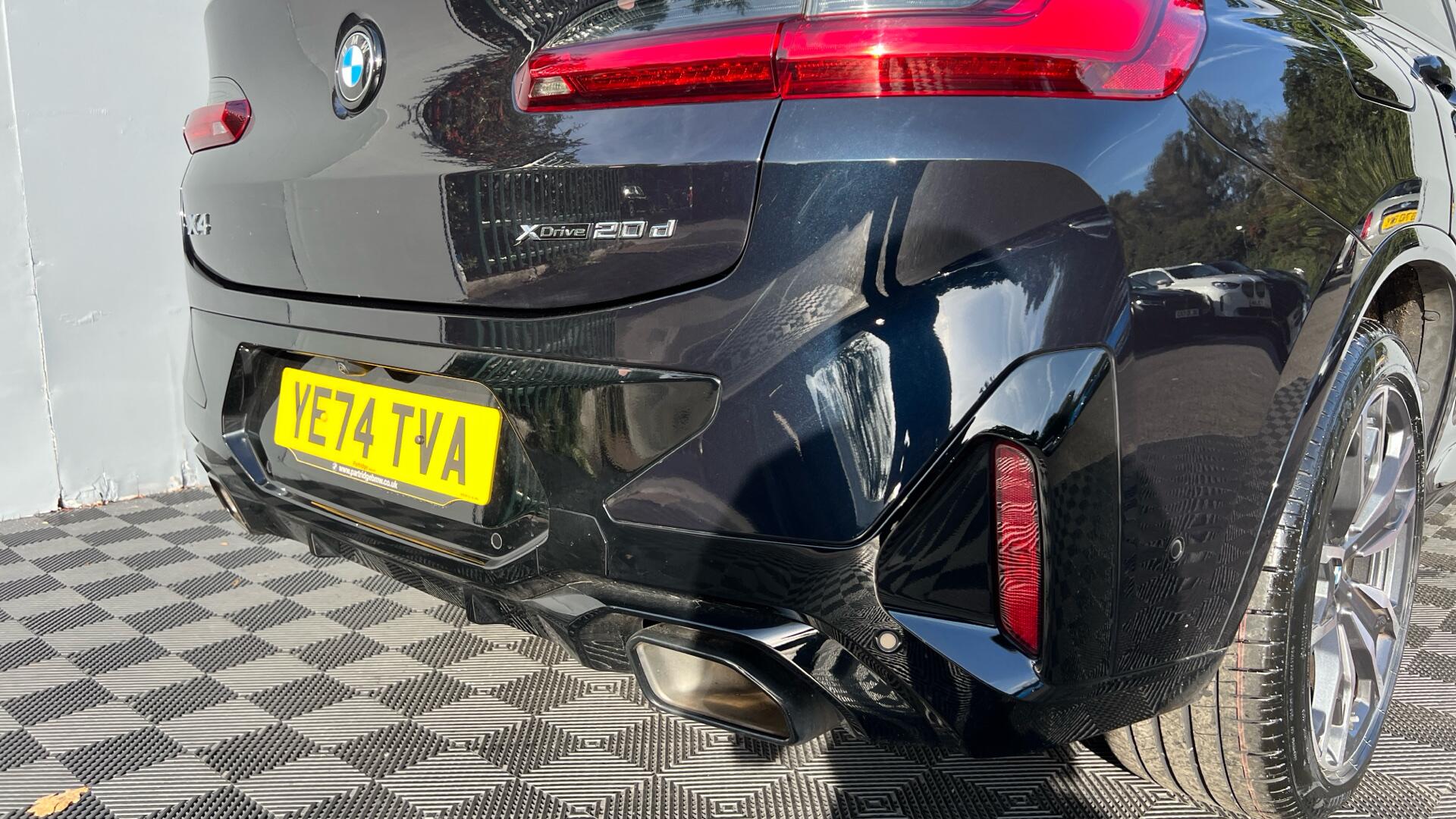 BMW X4 view 28