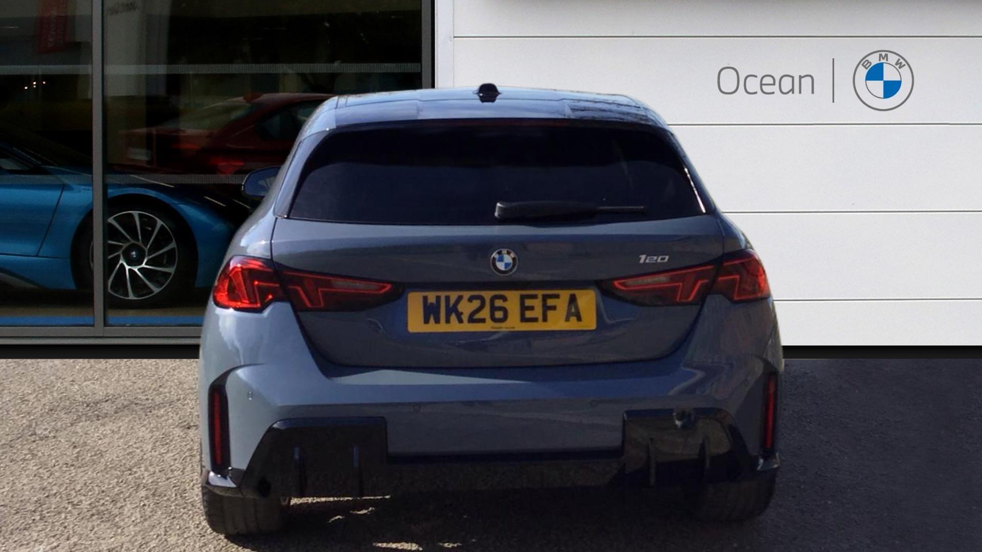 BMW 1 Series view 15