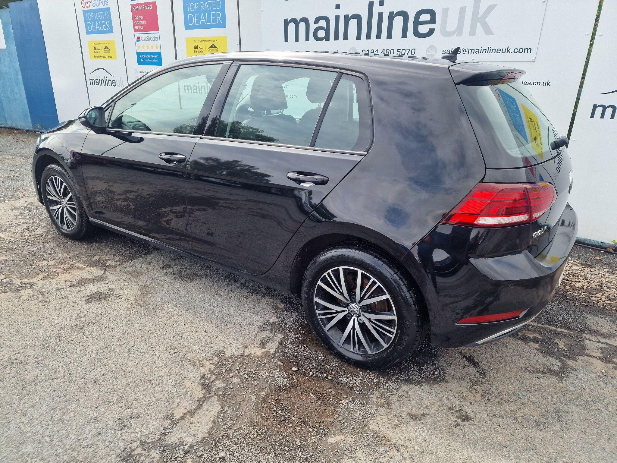 Volkswagen Golf view 11