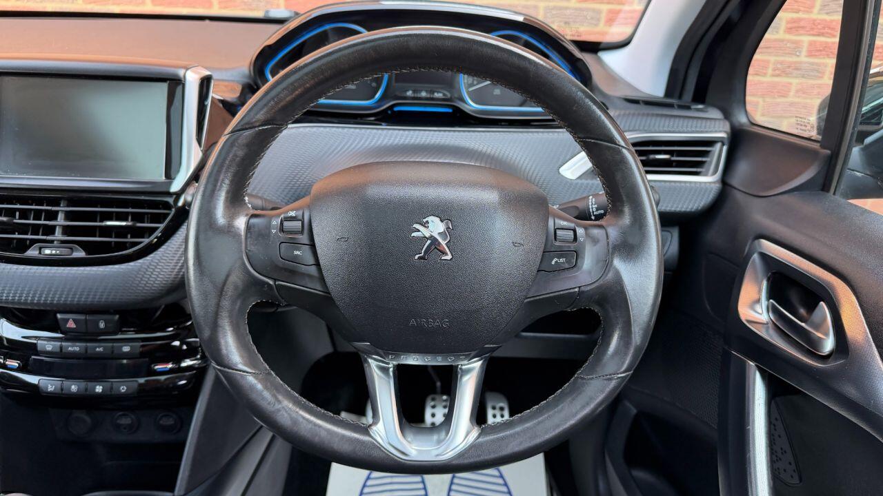 Peugeot 2008 view 16
