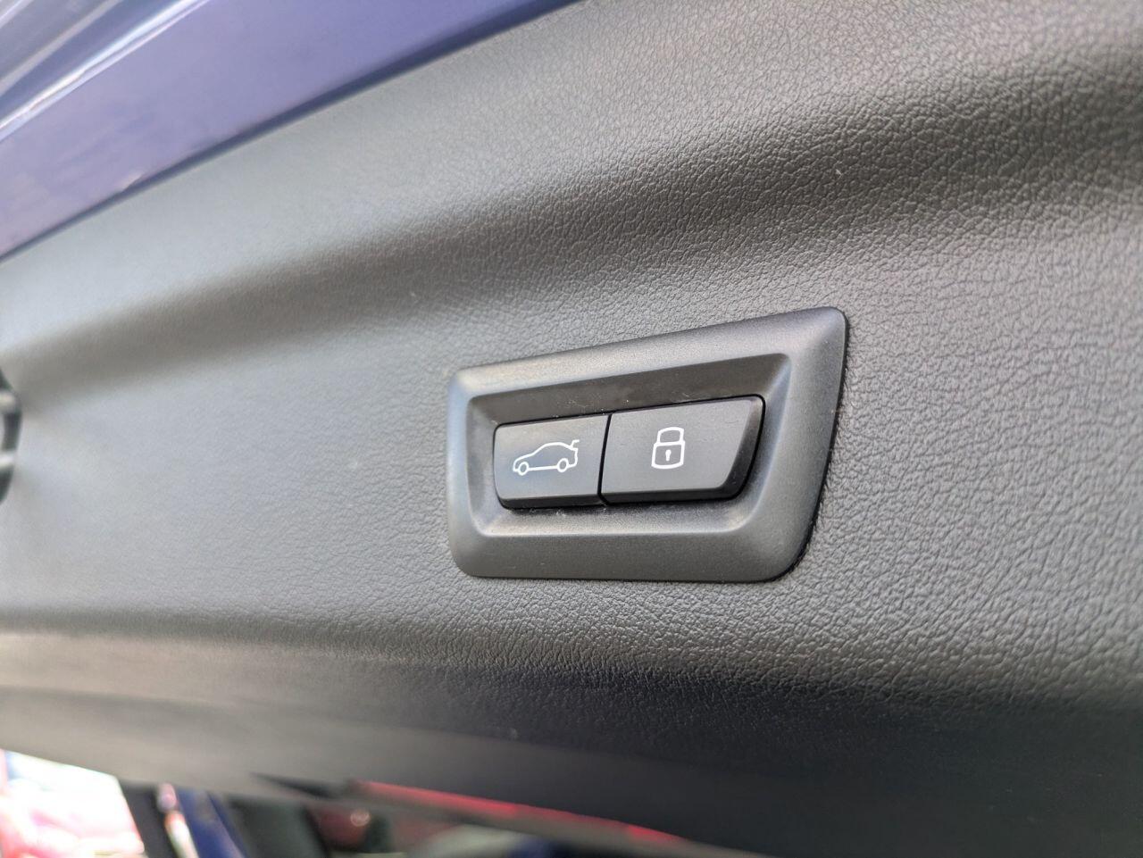 BMW Ix1 view 25