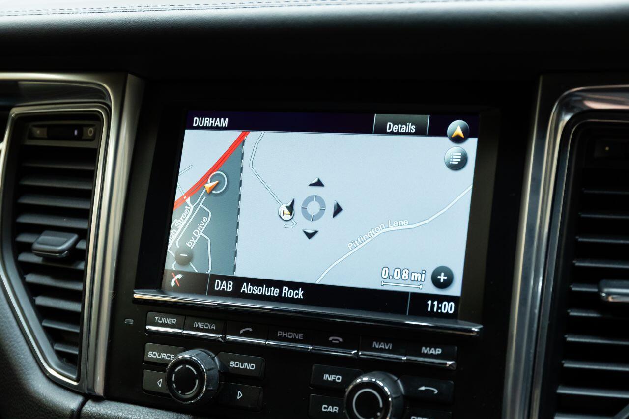 Porsche Macan view 27