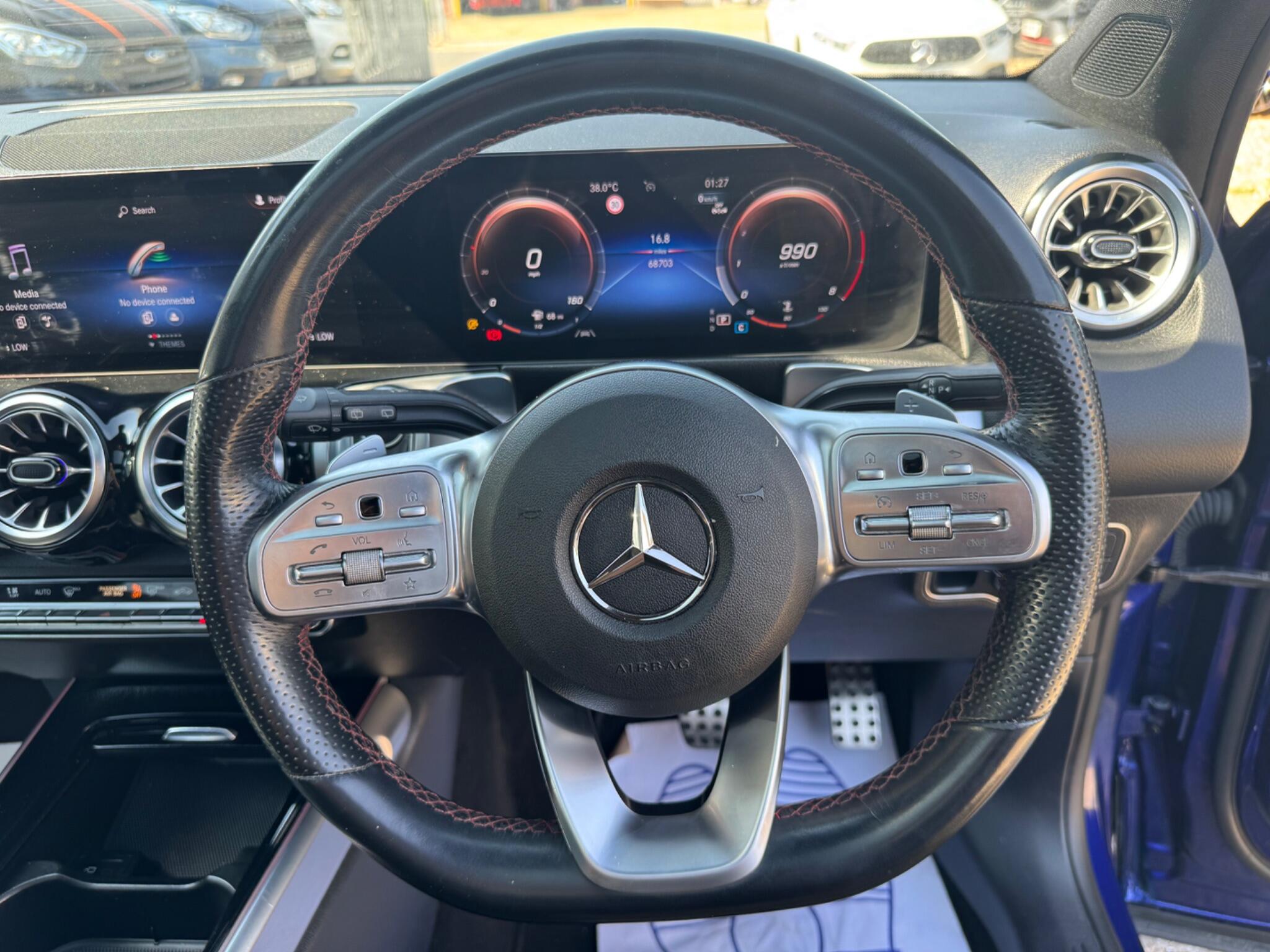 Mercedes-Benz GLB view 46