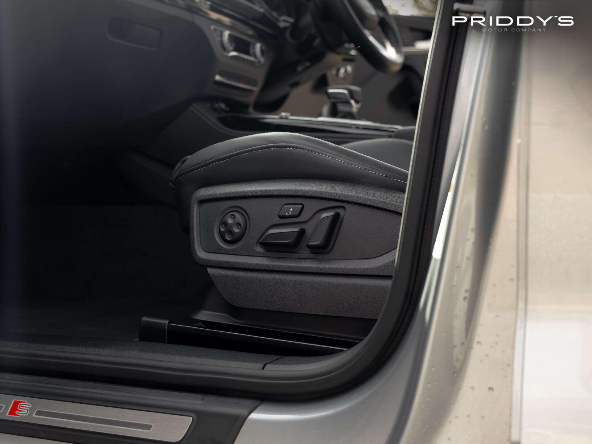 Audi Q5 view 17