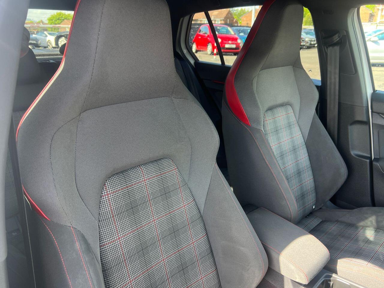 Volkswagen Golf view 21