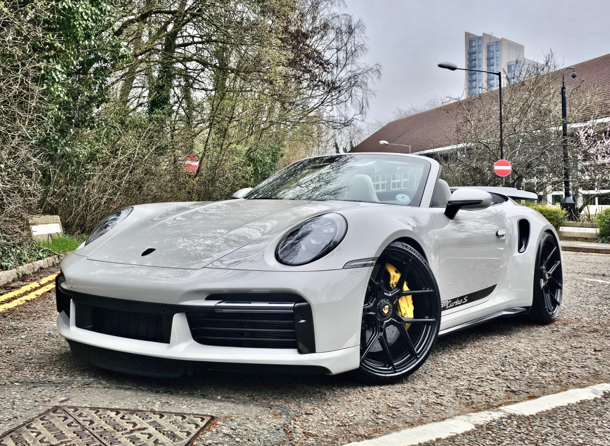 Porsche 911 view 10