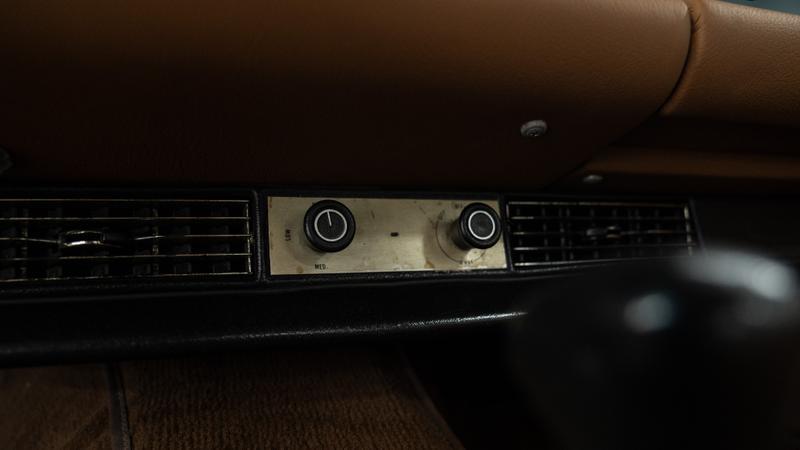 Mercedes-Benz SL view 29