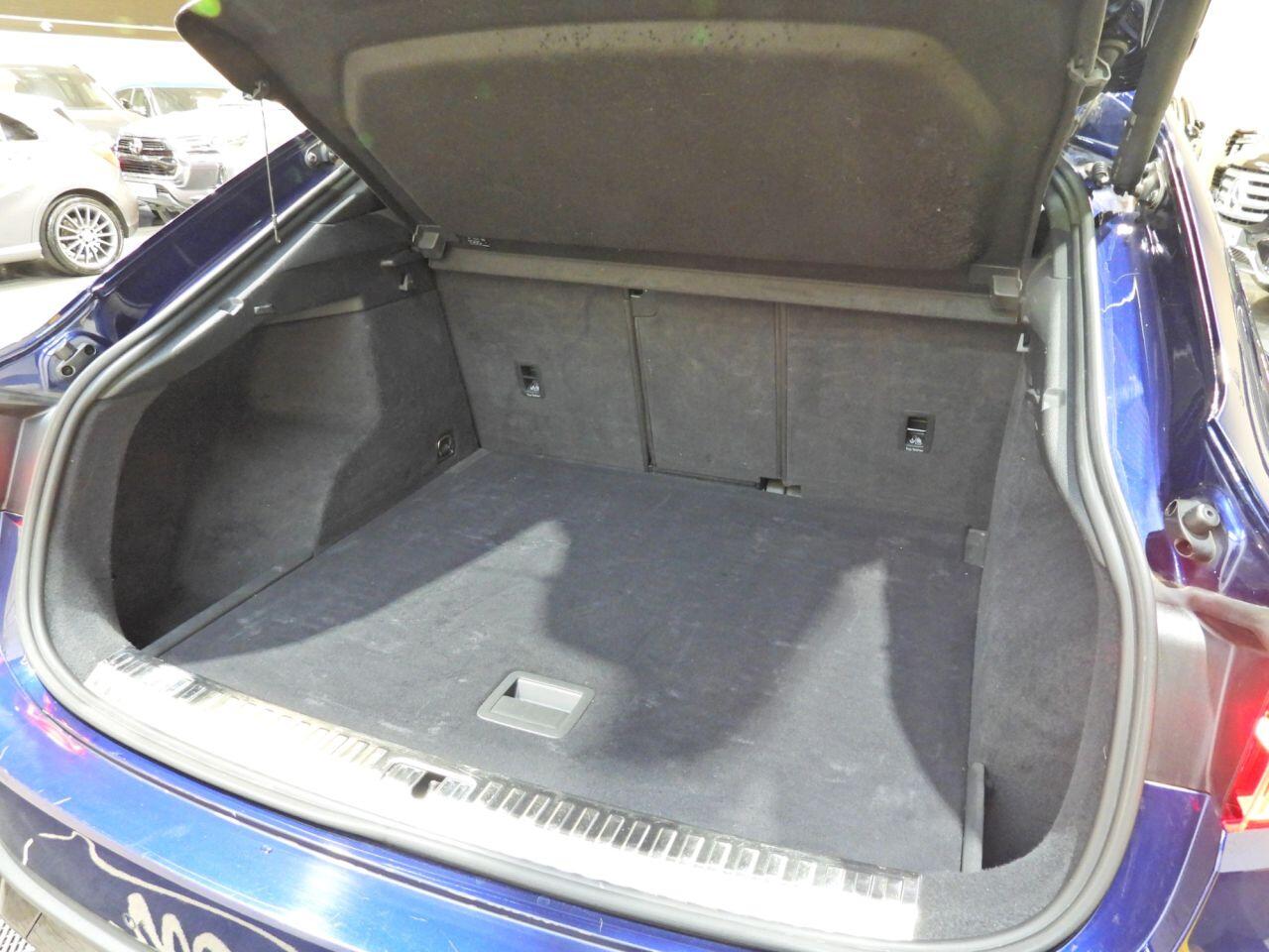 Audi Q3 view 31