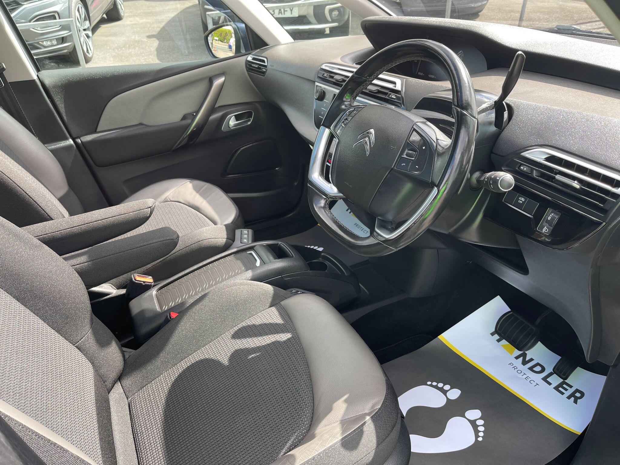Citroen Grand C4 Spacetourer view 33