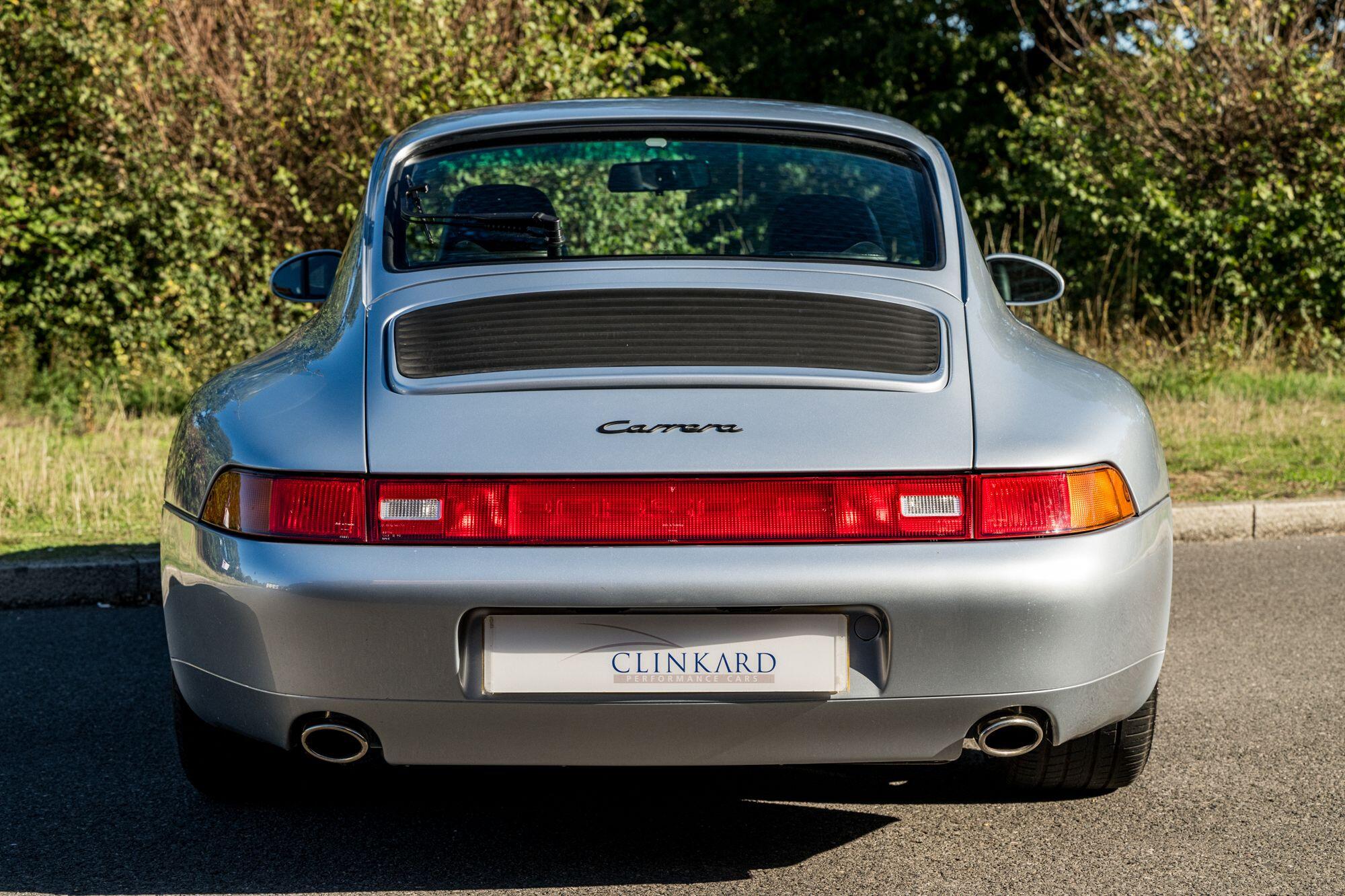 Porsche 911 view 6