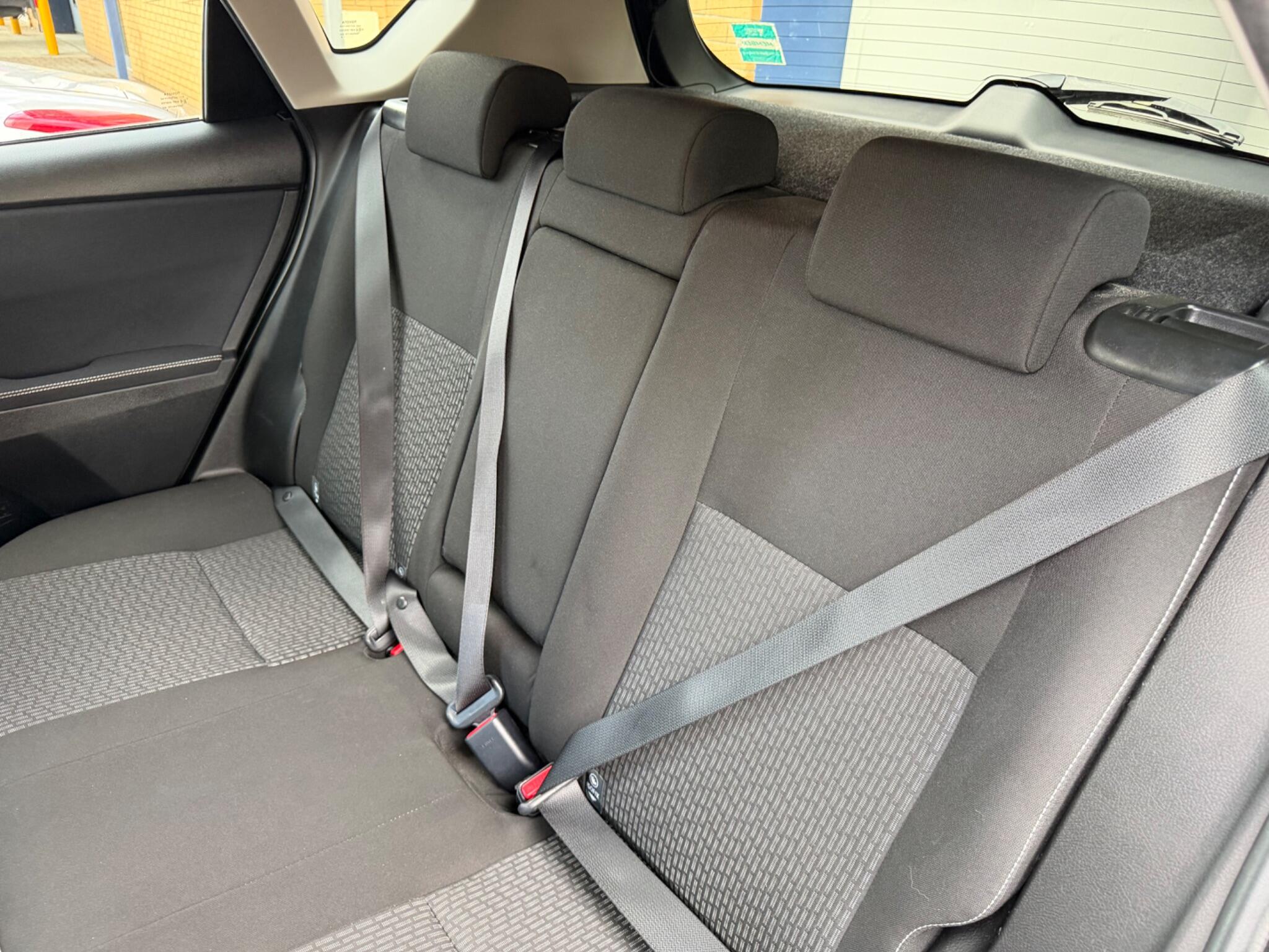 Toyota Auris view 75