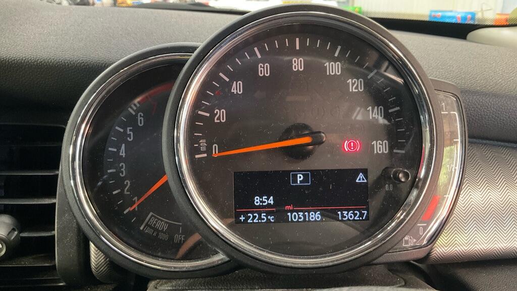 Mini Hatch view 12