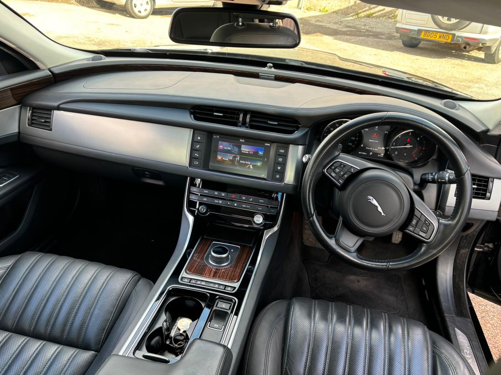 Jaguar XF view 7