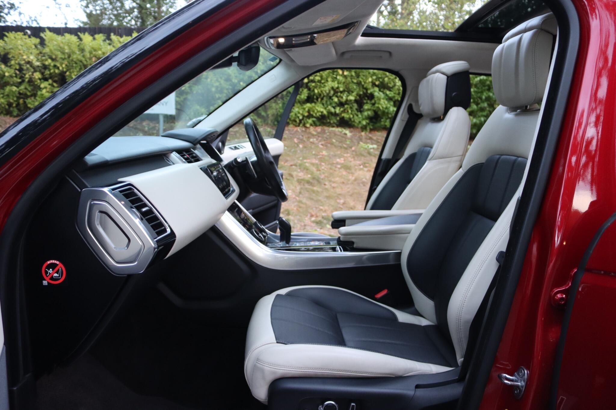 Land Rover Range Rover Sport view 3