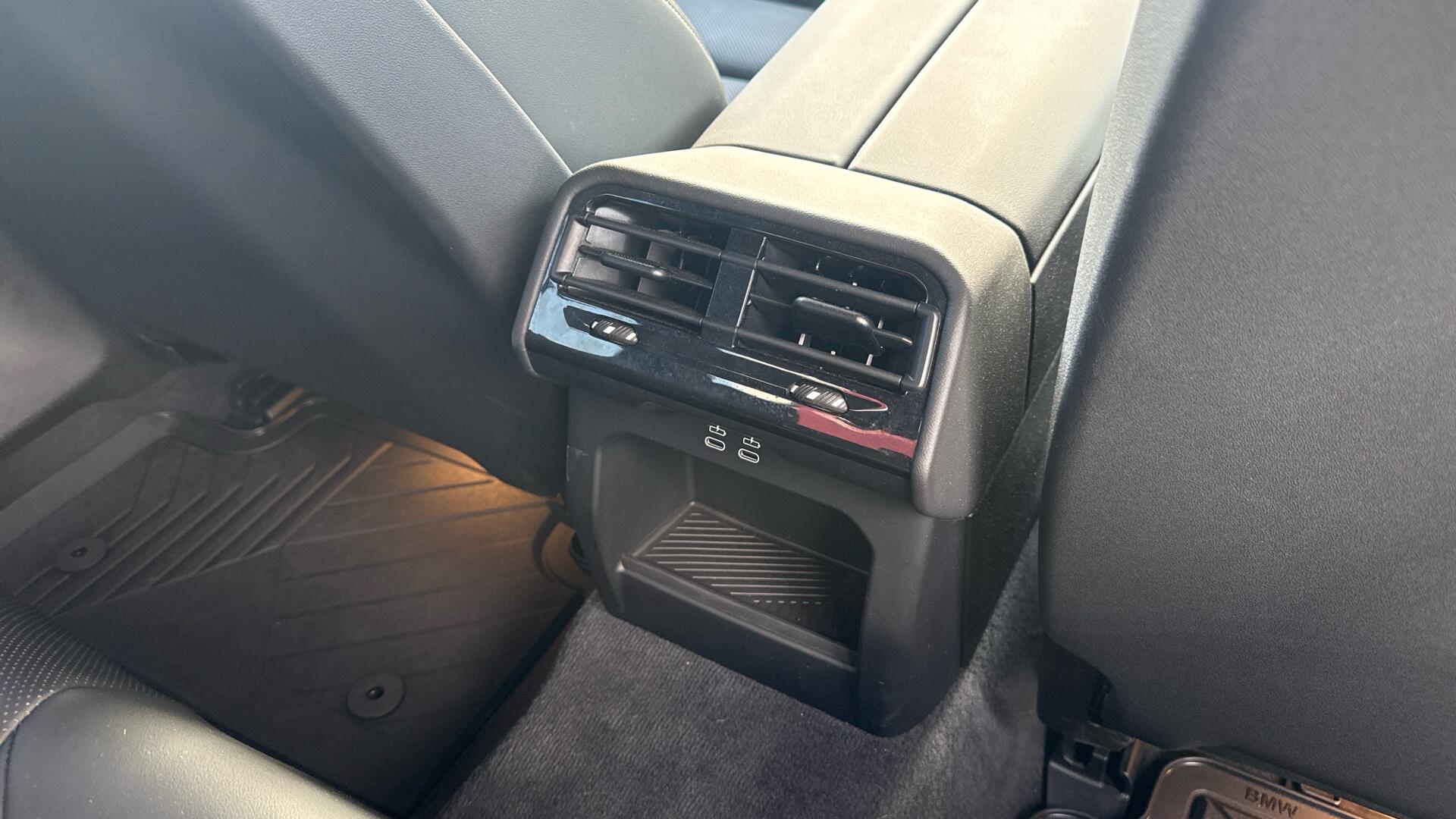 BMW i5 view 23