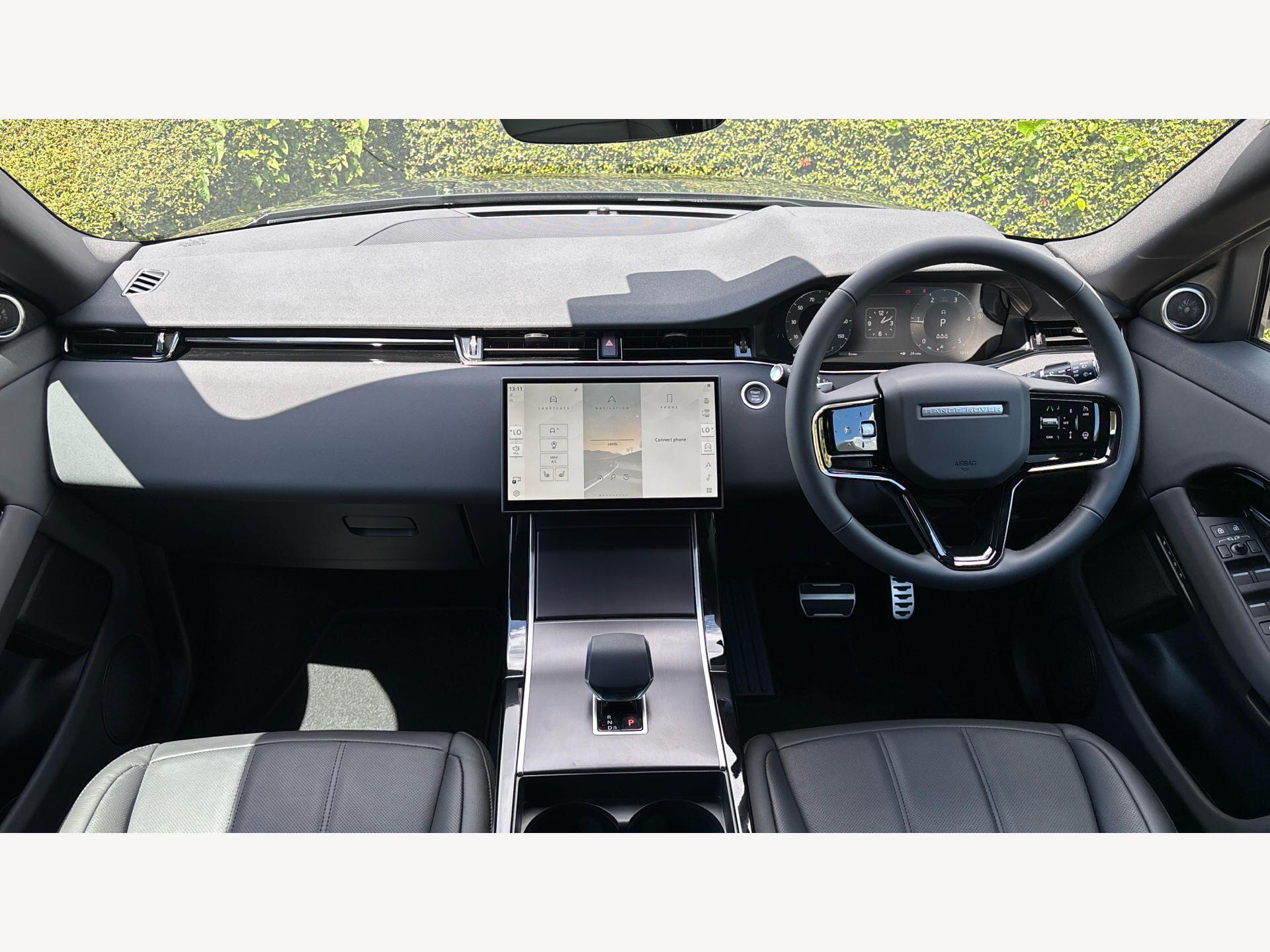 Land Rover Discovery Sport view 11