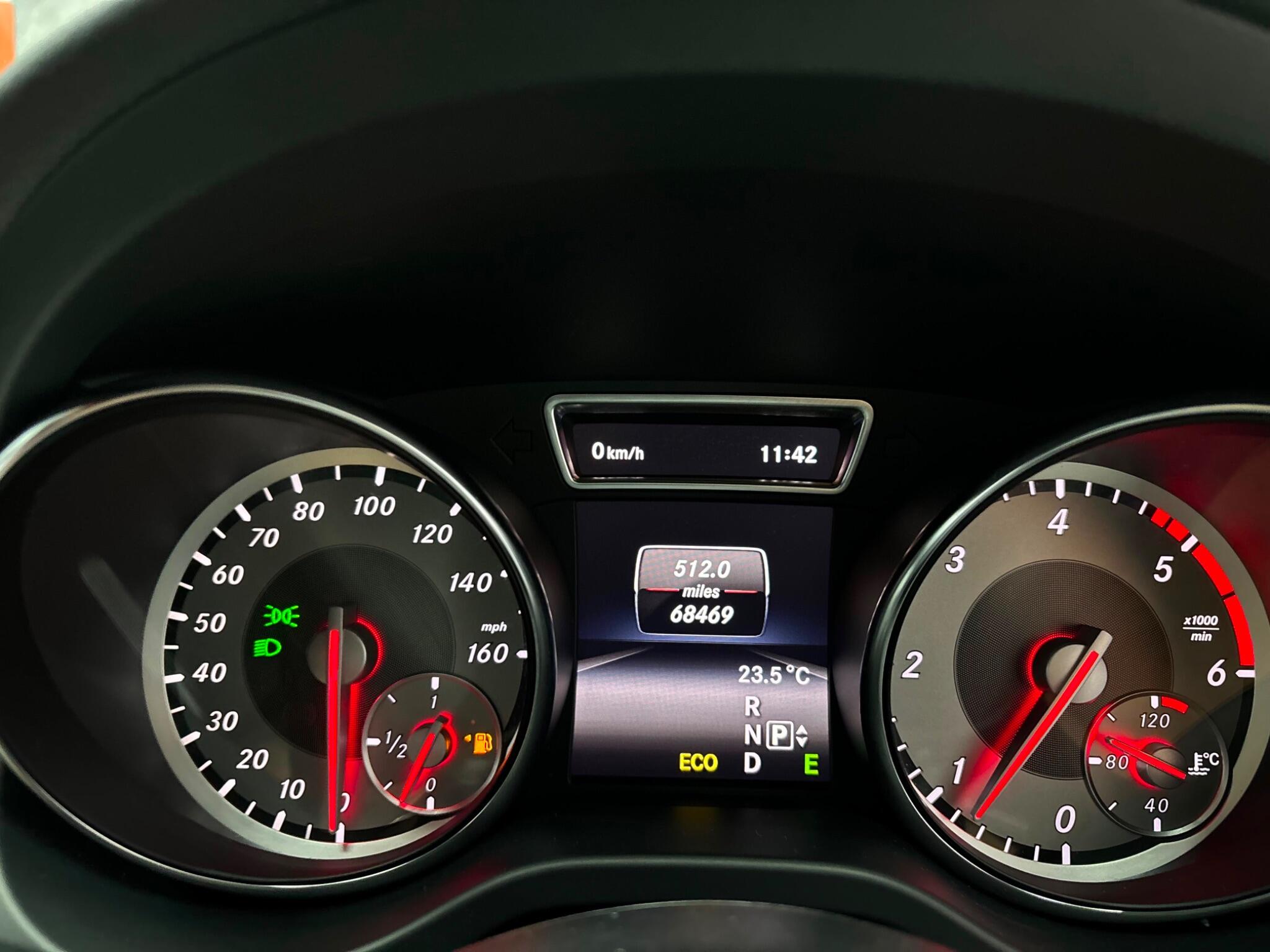 Mercedes-Benz Cla view 11