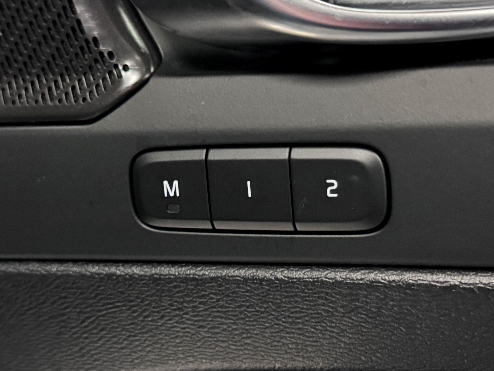 Volvo XC40 view 14