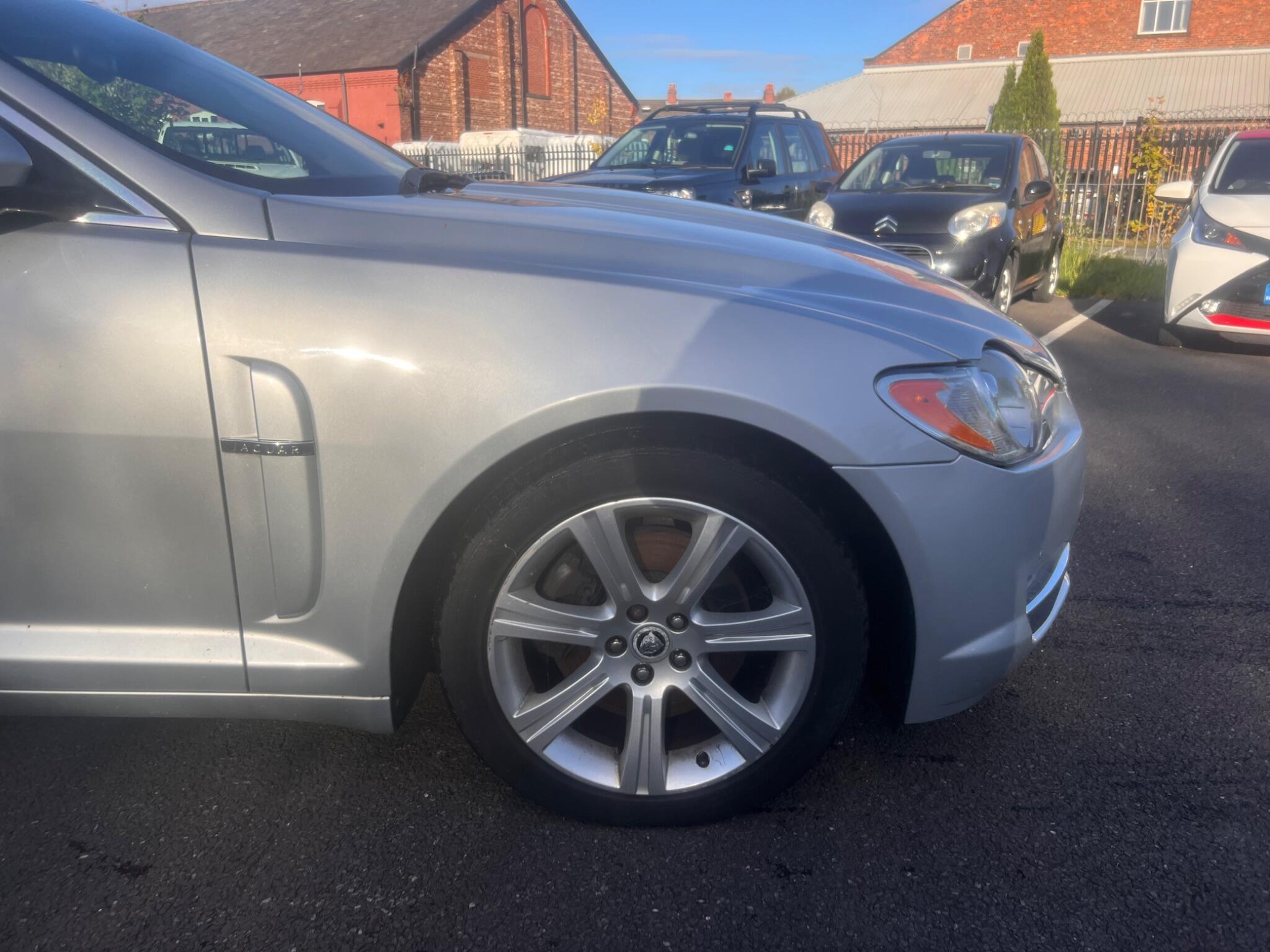 2011 Jaguar XF 3.0d V6 Luxury Auto Euro 5 4dr • 95,964 miles image 29