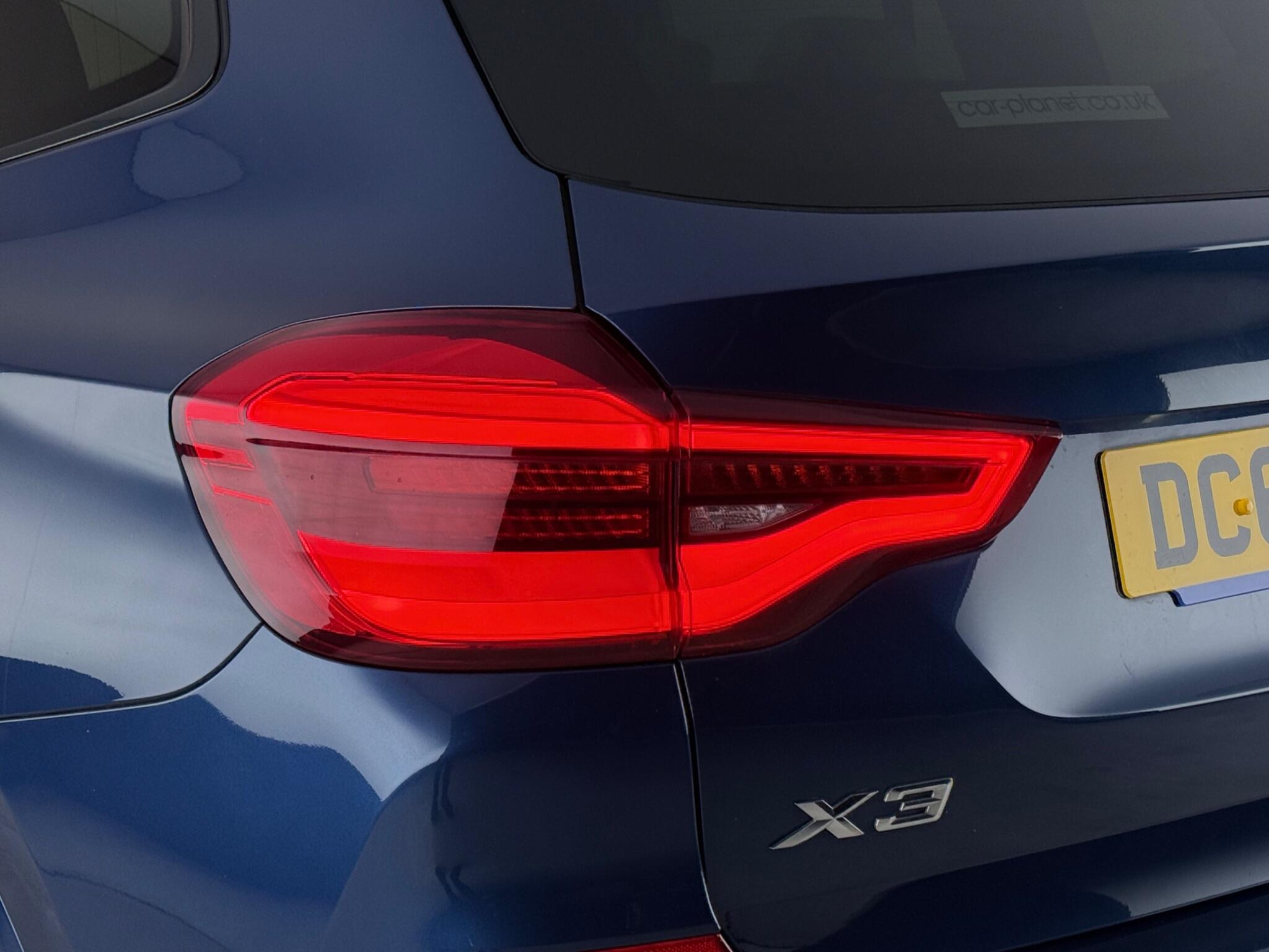 BMW X3 view 11