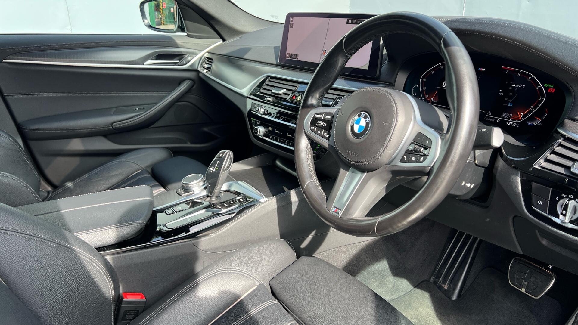 BMW 5 Series view 7