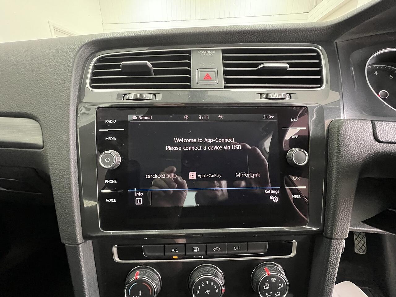 Volkswagen Golf view 12