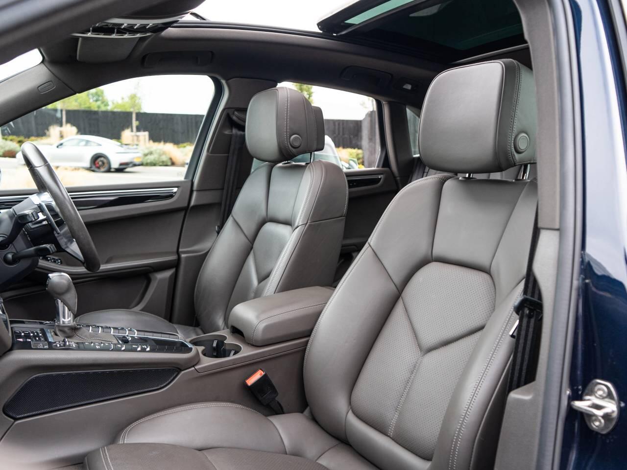 Porsche Macan view 30