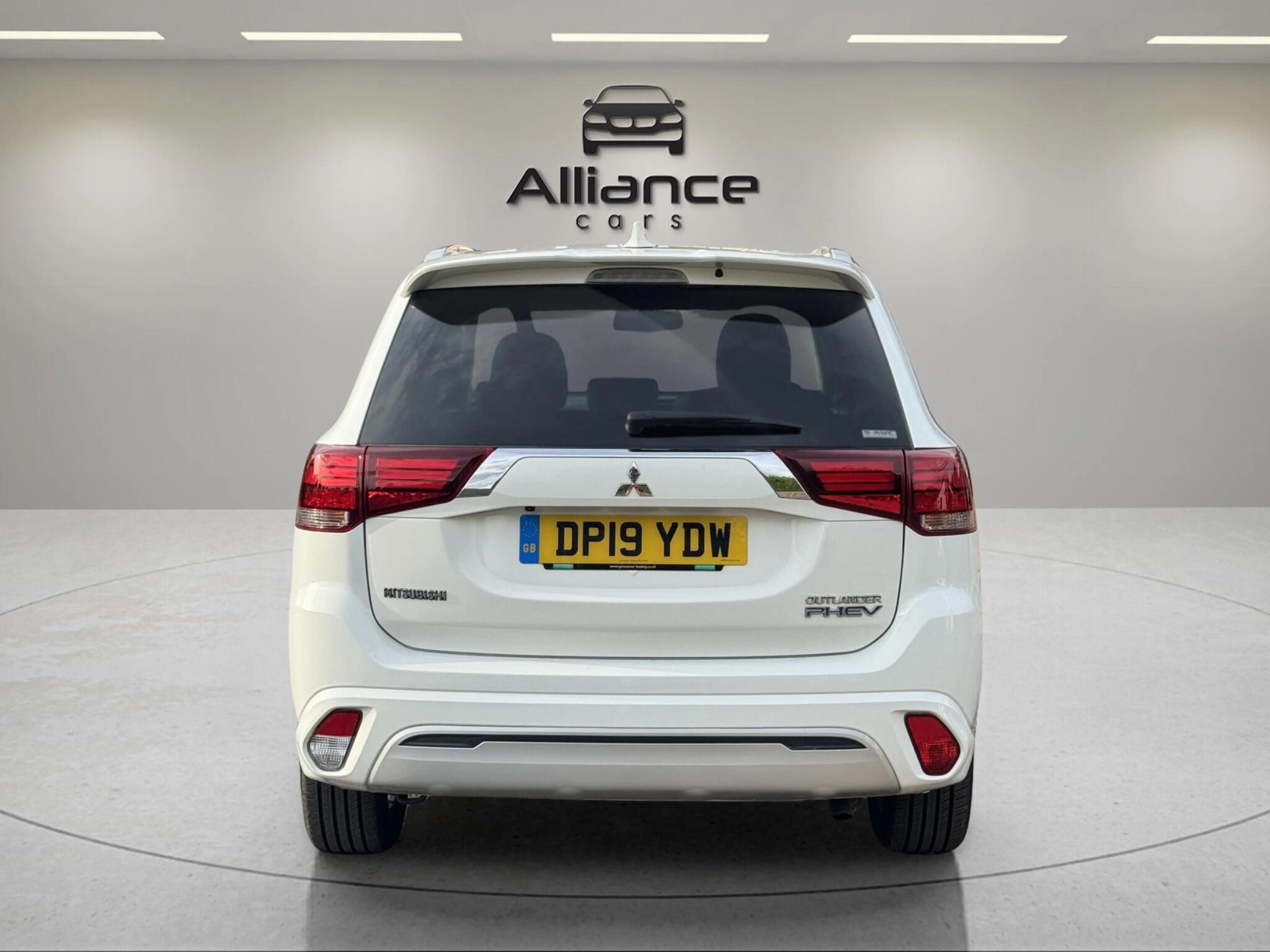 Mitsubishi Outlander view 78