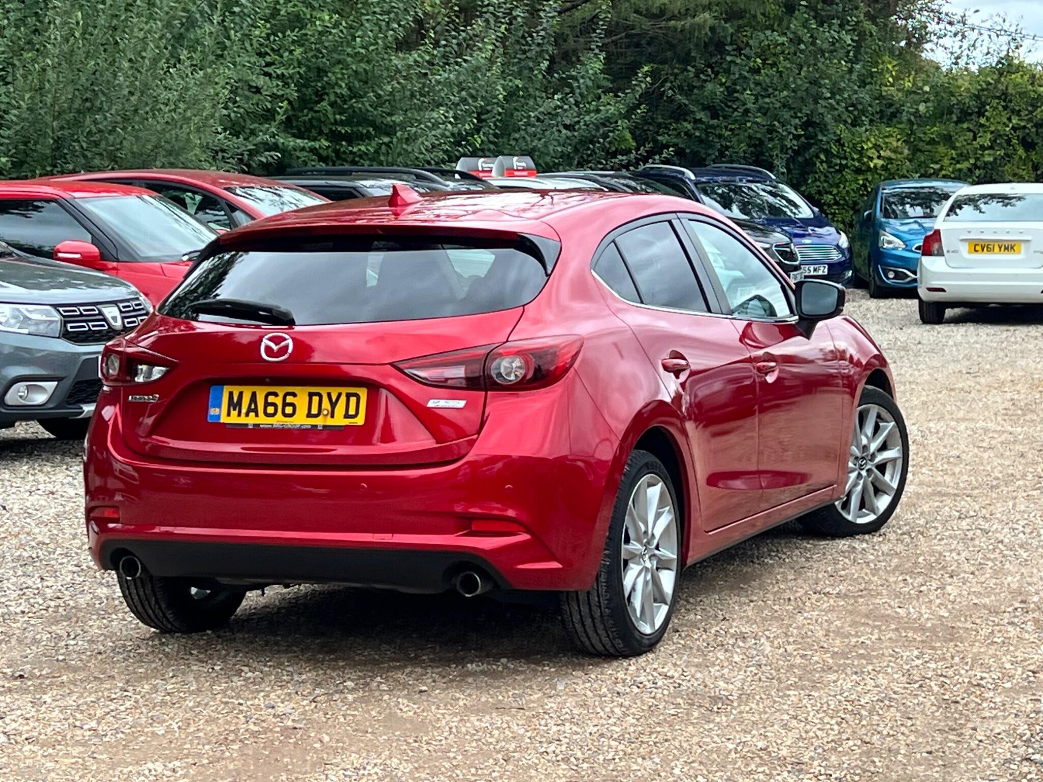 Mazda Mazda3 view 11
