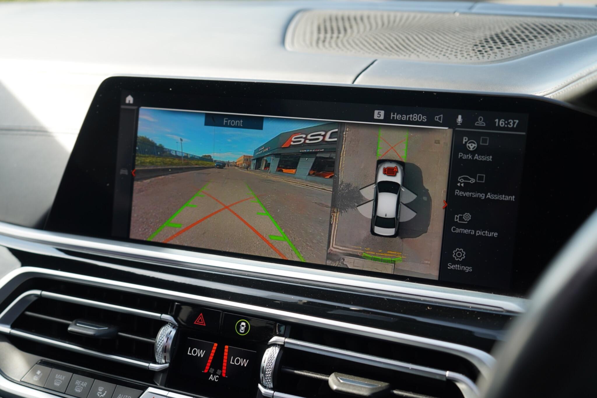 BMW X7 view 29