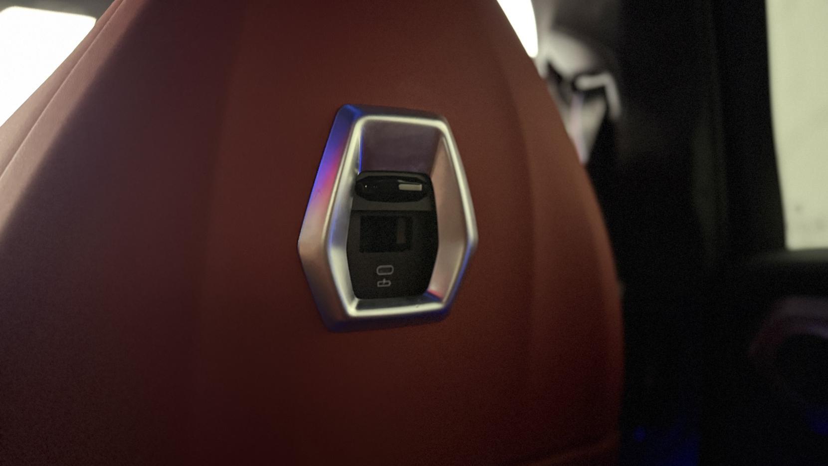 BMW XM view 14