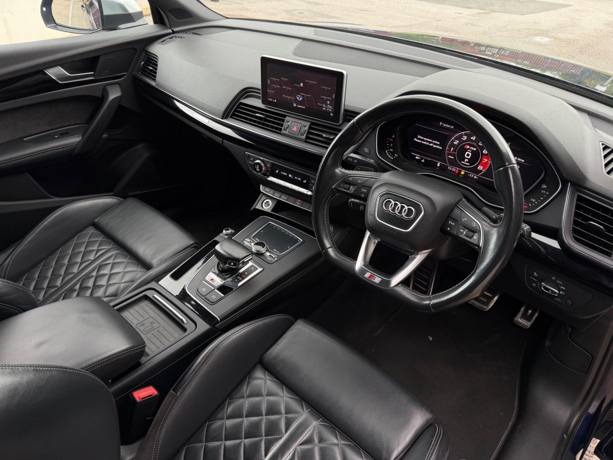 Audi SQ5 view 39